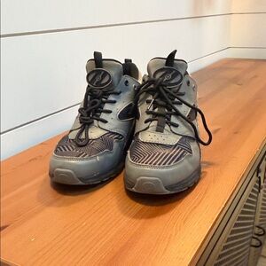 Heelys Kids Gray and Black Roller Sneakers